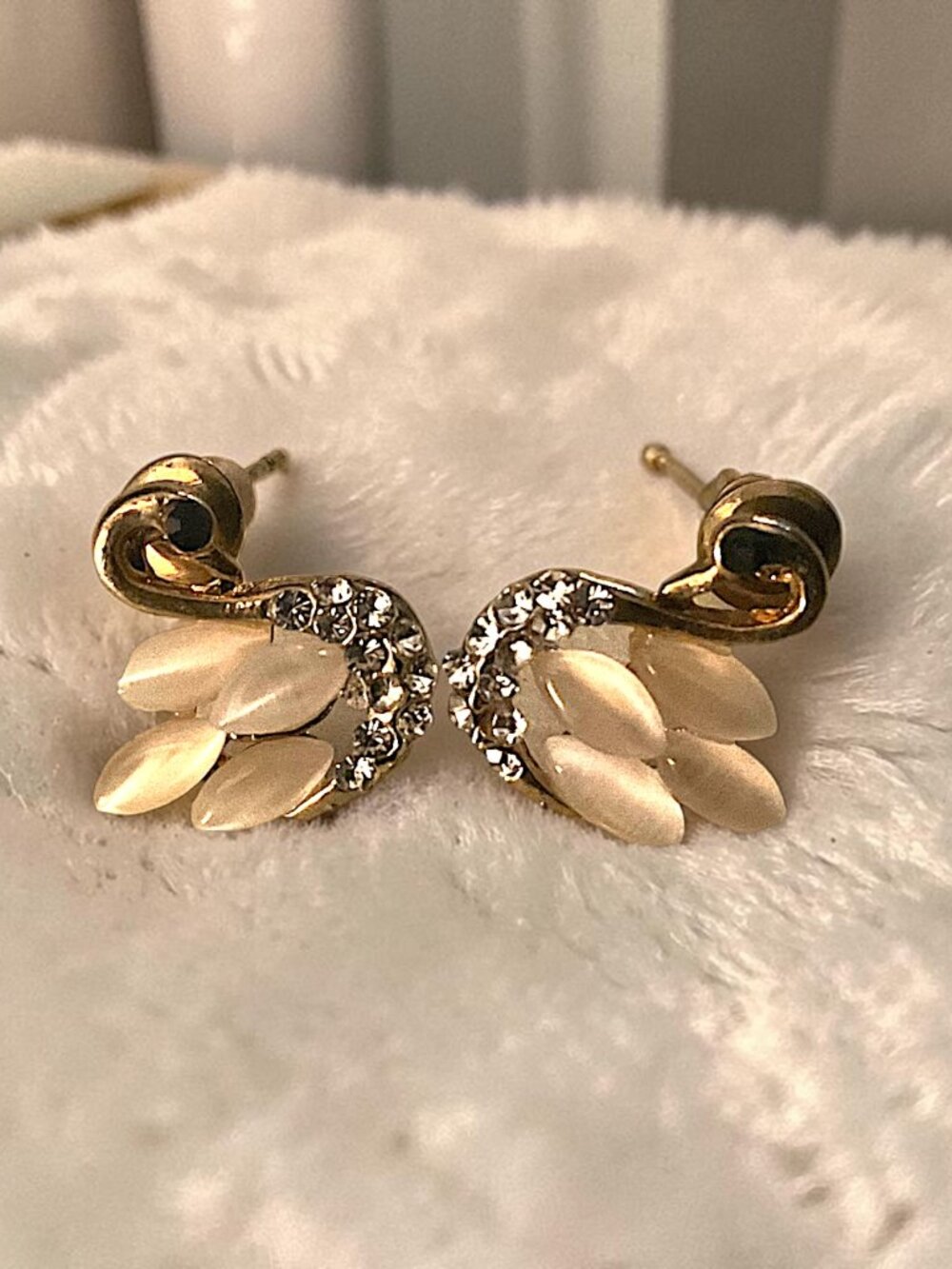 Swan Marquise-shaped Opal Crystal Stud Earrings New